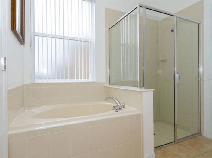 Image No.25-5 Bed House for sale