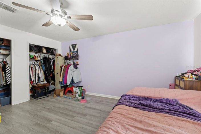 Image No.18-4 Bed House for sale