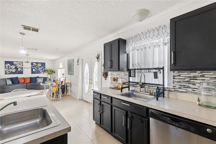 Image No.4-4 Bed House for sale