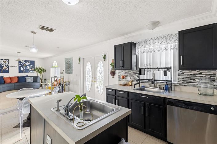 Image No.6-4 Bed House for sale