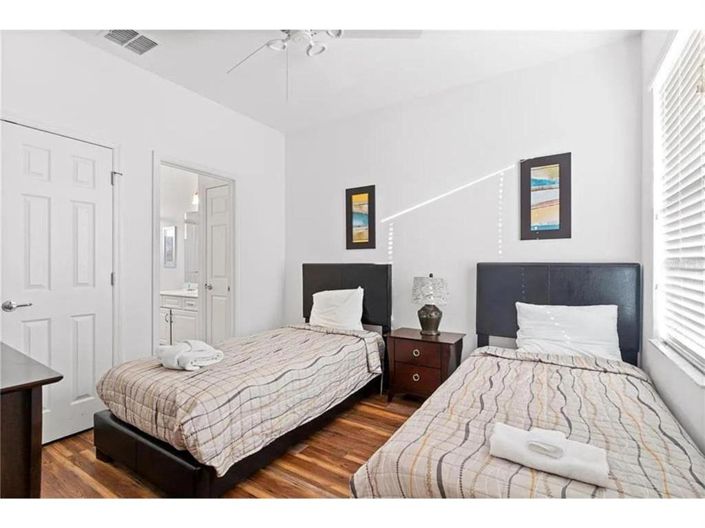 Image No.18-4 Bed House for sale