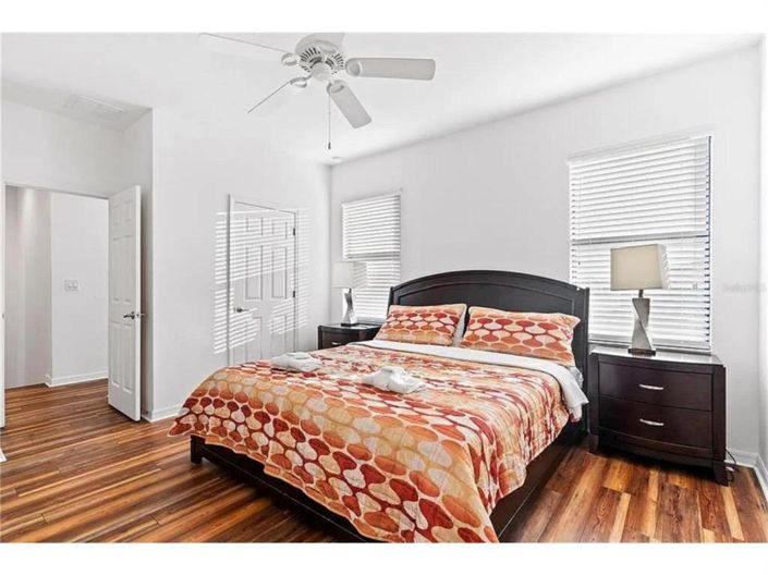 Image No.24-4 Bed House for sale