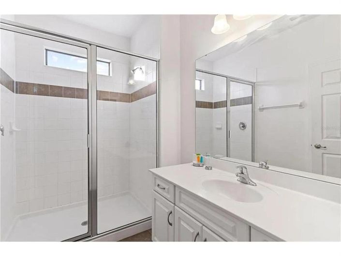 Image No.25-4 Bed House for sale