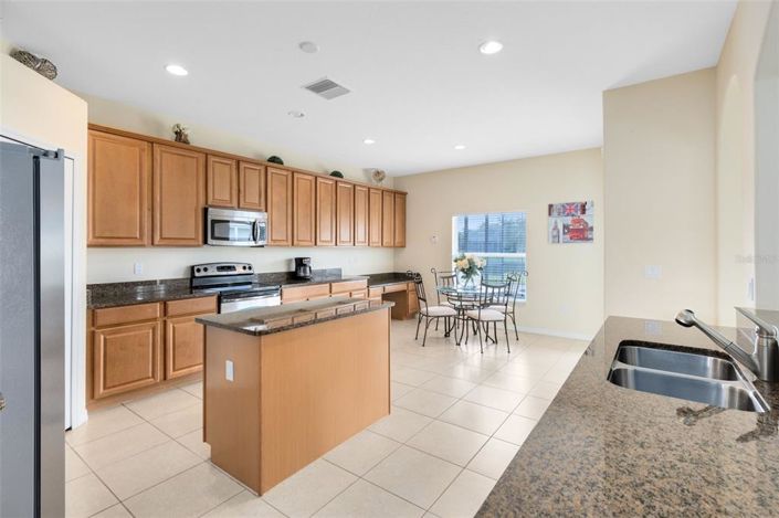 Image No.14-6 Bed House for sale