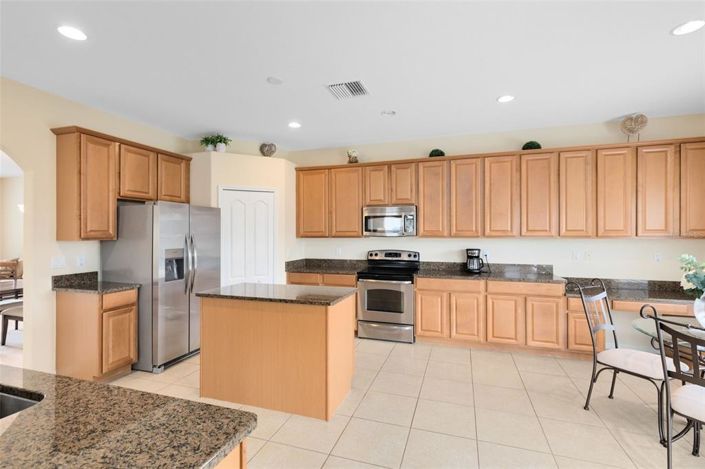 Image No.15-6 Bed House for sale