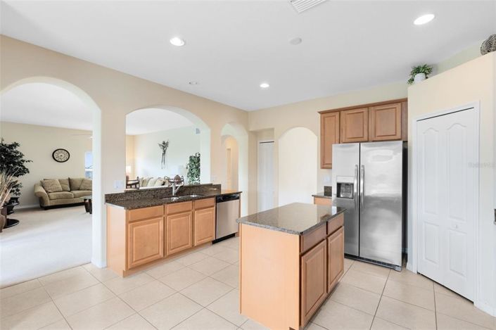 Image No.16-6 Bed House for sale