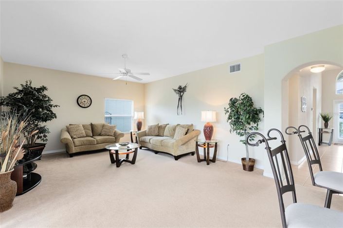 Image No.19-6 Bed House for sale