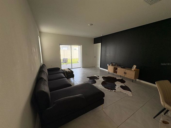 Image No.21-3 Bed House for sale