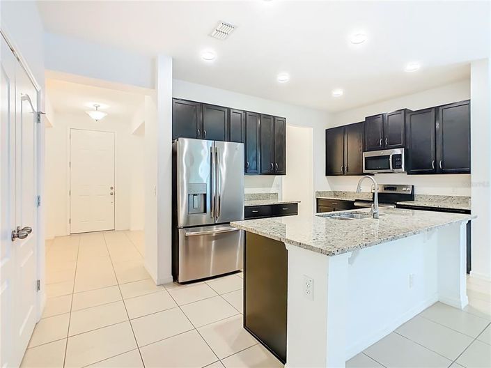 Image No.10-3 Bed House for sale