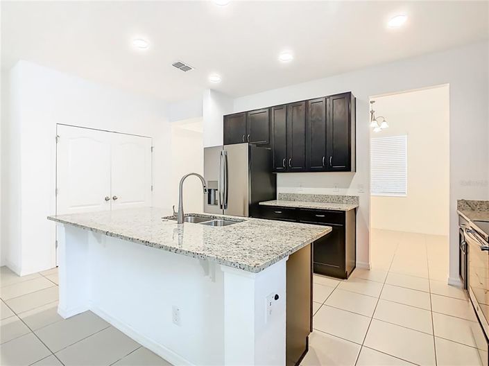 Image No.12-3 Bed House for sale