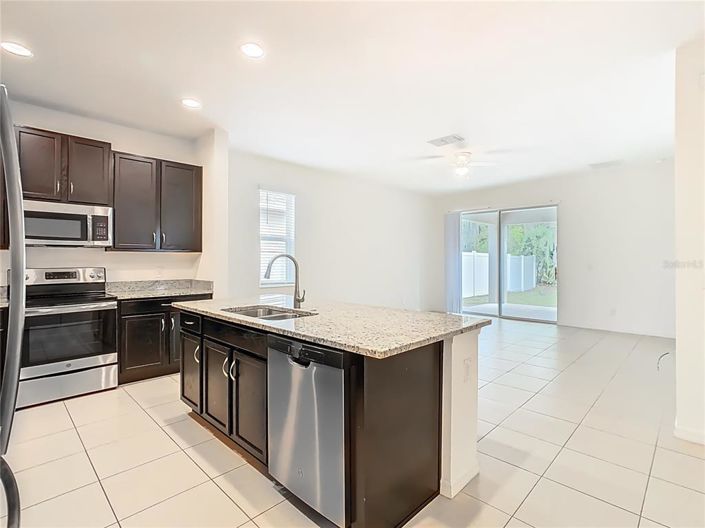 Image No.6-3 Bed House for sale