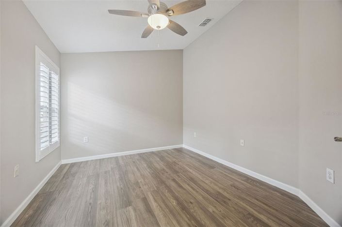 Image No.15-3 Bed House for sale