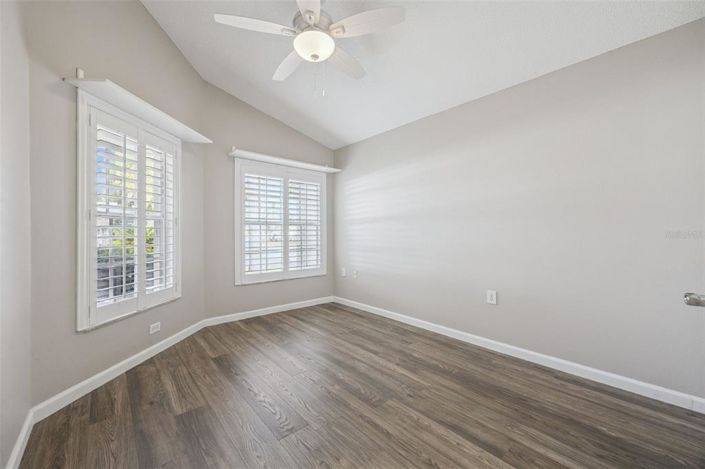 Image No.17-3 Bed House for sale