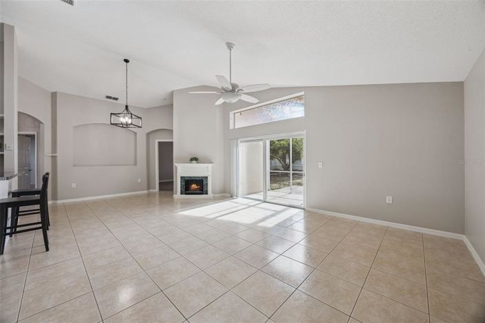 Image No.21-3 Bed House for sale