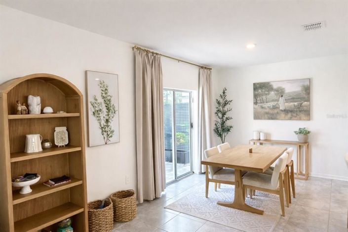 Image No.10-4 Bed House for sale