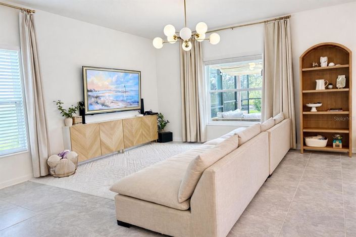 Image No.8-4 Bed House for sale