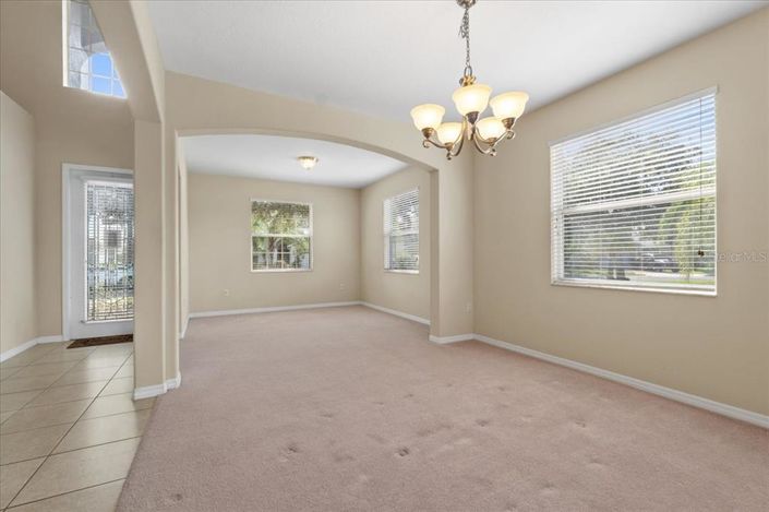 Image No.11-5 Bed House for sale