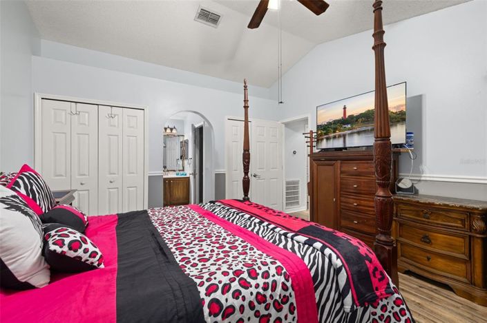 Image No.16-4 Bed House for sale