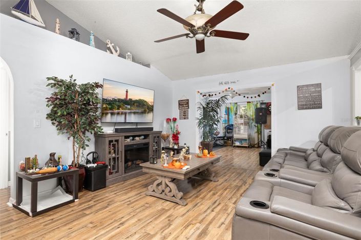 Image No.5-4 Bed House for sale