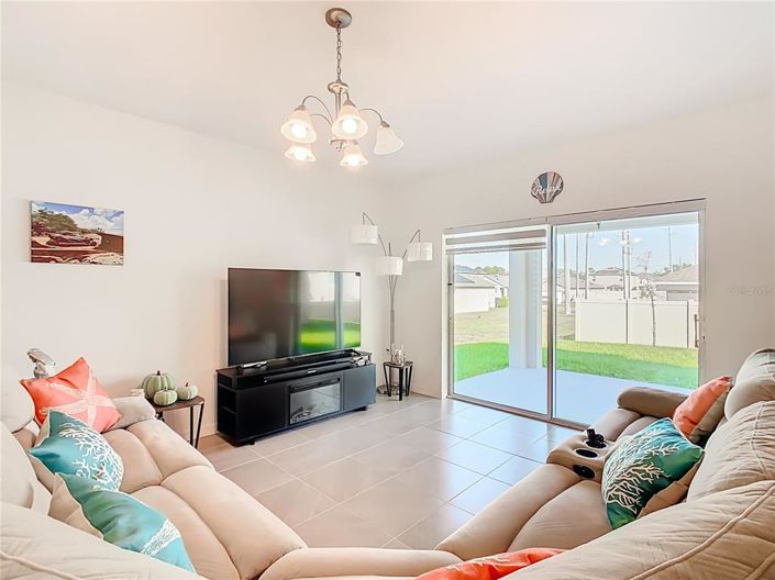 Image No.9-5 Bed House for sale