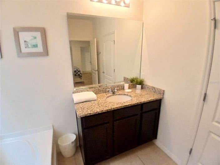 Image No.14-5 Bed House for sale