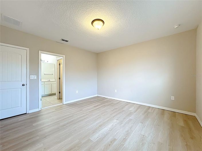 Image No.23-Maison de ville de 4 chambres à vendre à Saint John