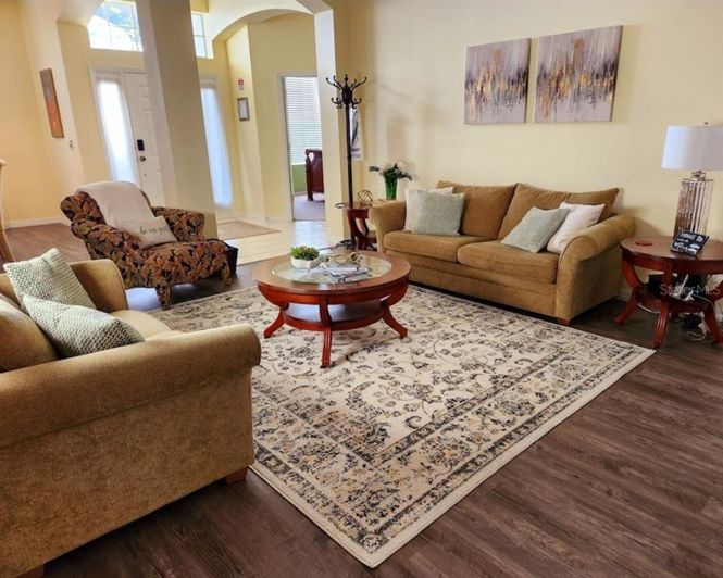 Image No.2-4 Bed House for sale