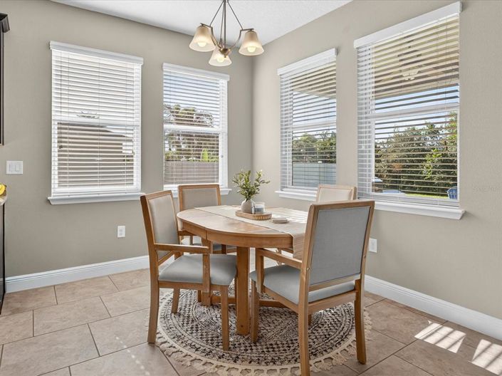 Image No.10-3 Bed House for sale