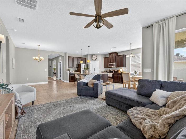 Image No.8-3 Bed House for sale