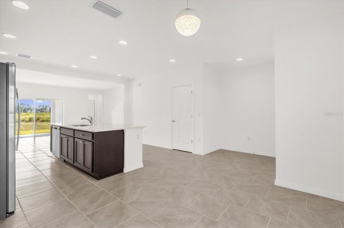 Image No.11-3 Bed Townhouse for sale