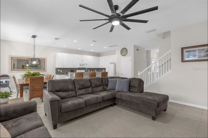 Image No.4-6 Bed House for sale