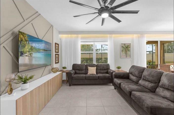 Image No.6-6 Bed House for sale