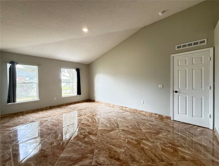 Image No.14-Maison de 4 chambres à vendre à Saint John