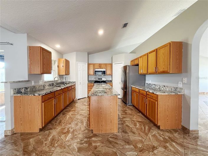 Image No.8-Maison de 4 chambres à vendre à Saint John