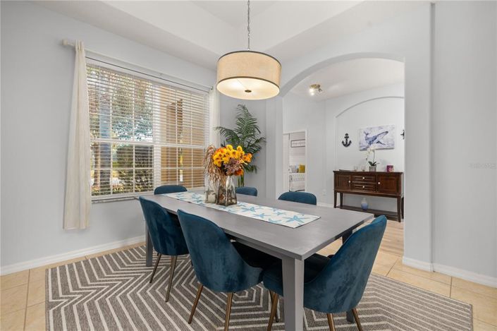 Image No.7-5 Bed House for sale