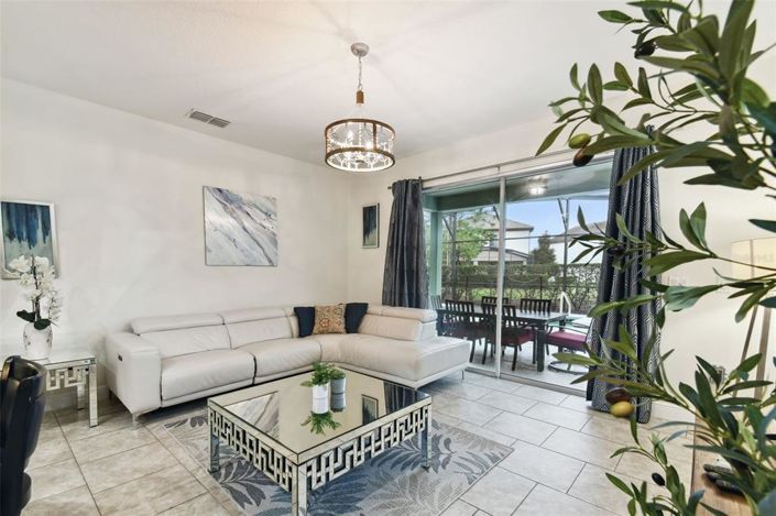 Image No.10-5 Bed House for sale