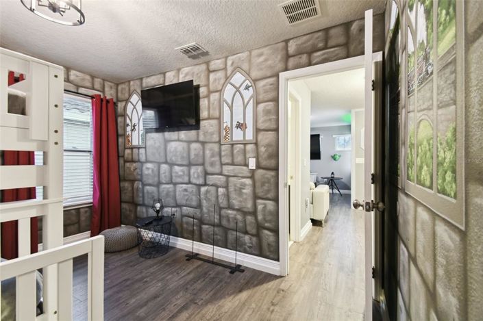 Image No.40-5 Bed House for sale