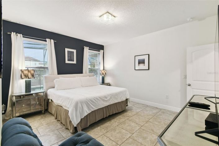 Image No.45-5 Bed House for sale