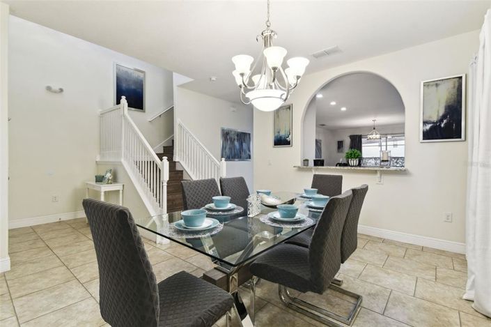 Image No.8-5 Bed House for sale