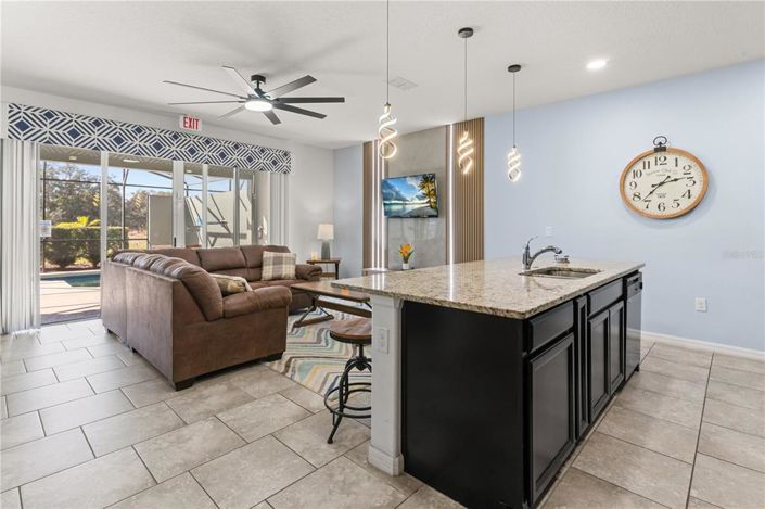 Image No.10-4 Bed Townhouse for sale