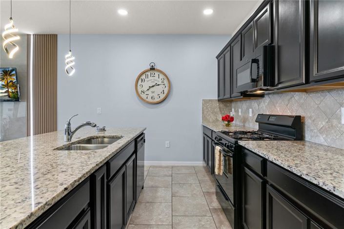 Image No.13-4 Bed Townhouse for sale