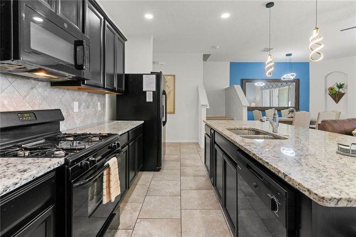 Image No.14-4 Bed Townhouse for sale