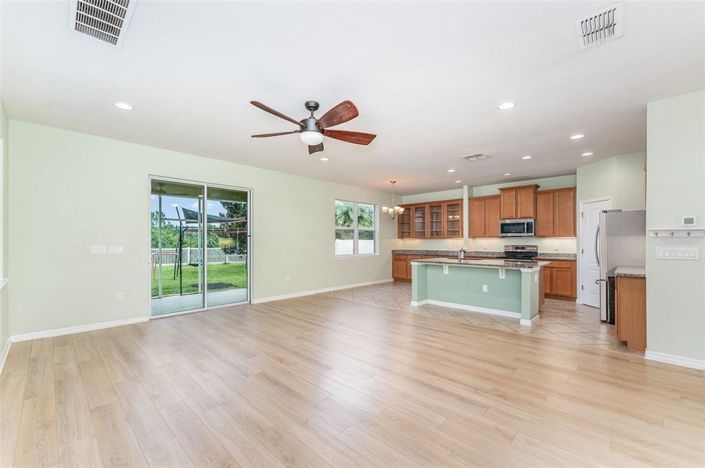 Image No.6-Maison de 4 chambres à vendre à Saint John