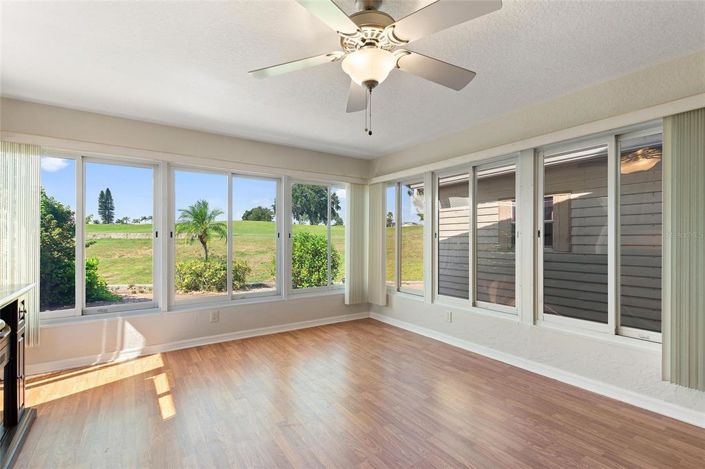 Image No.10-1 Bed House for sale