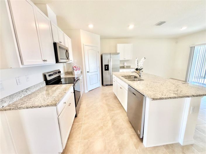 Image No.2-4 Bed House for sale