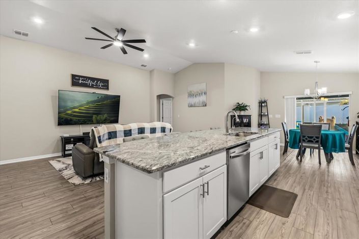 Image No.7-4 Bed House for sale