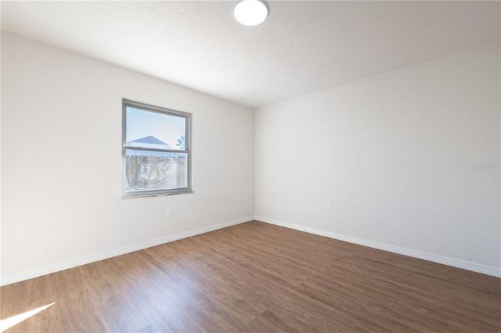 Image No.22-4 Bed House for sale