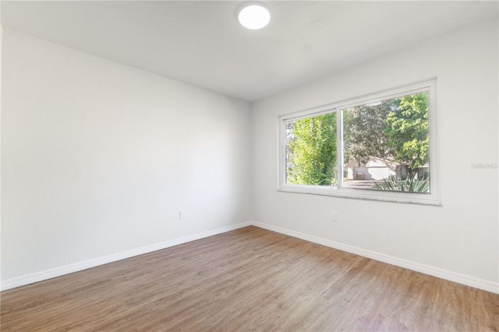 Image No.23-4 Bed House for sale