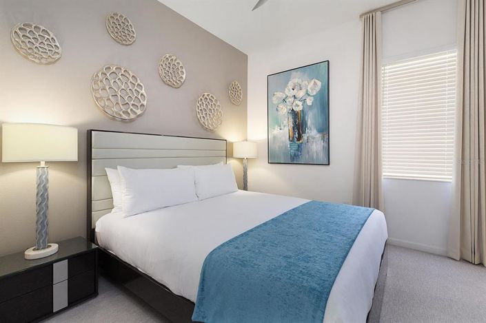 Image No.10-11 Bed House for sale