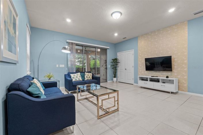 Image No.13-6 Bed House for sale